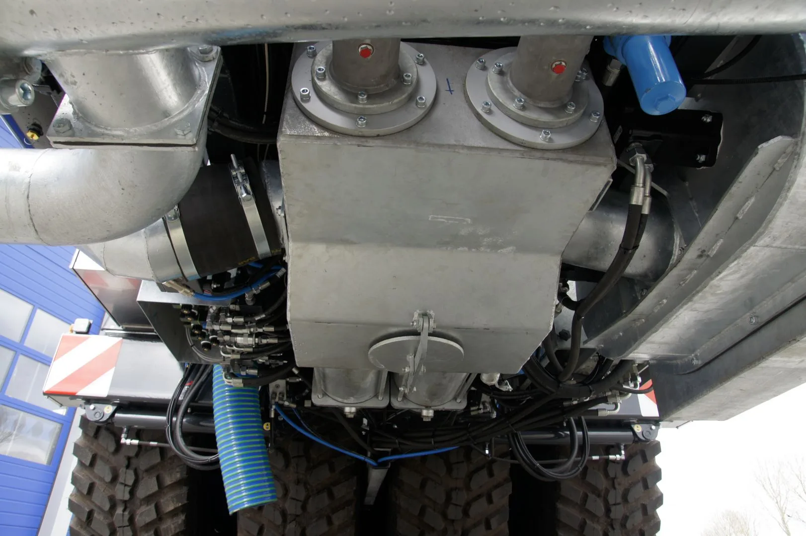 DUPORT — duport_tank_4-in-line_4.webp