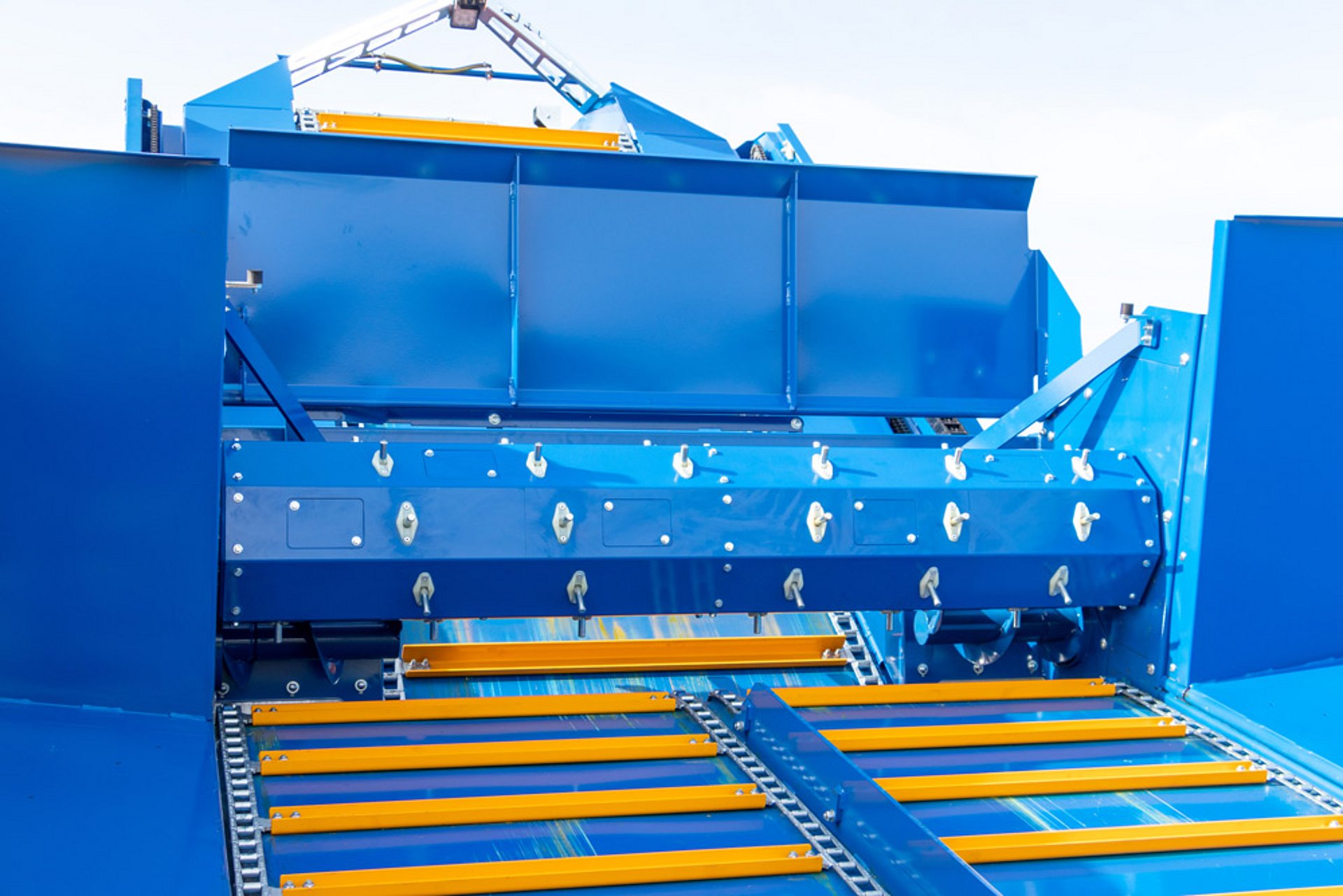 LT-Master F115 — универсальная работа по культурам