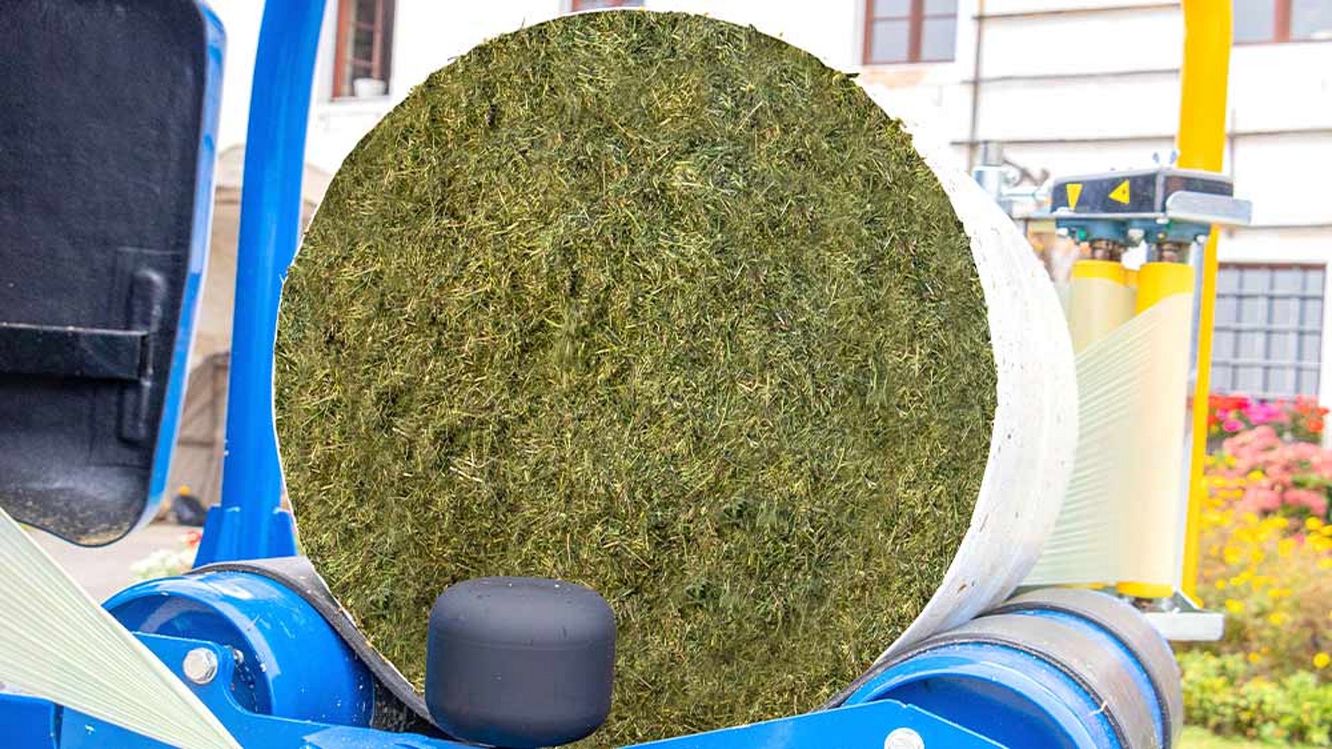 LT-Master F60 — прессование травяного силоса