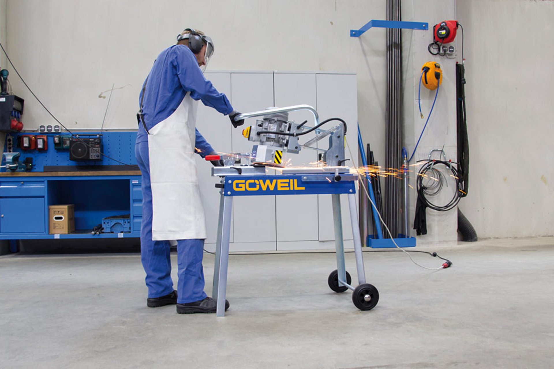 GÖWEIL MS 100 — ножеточка в работе