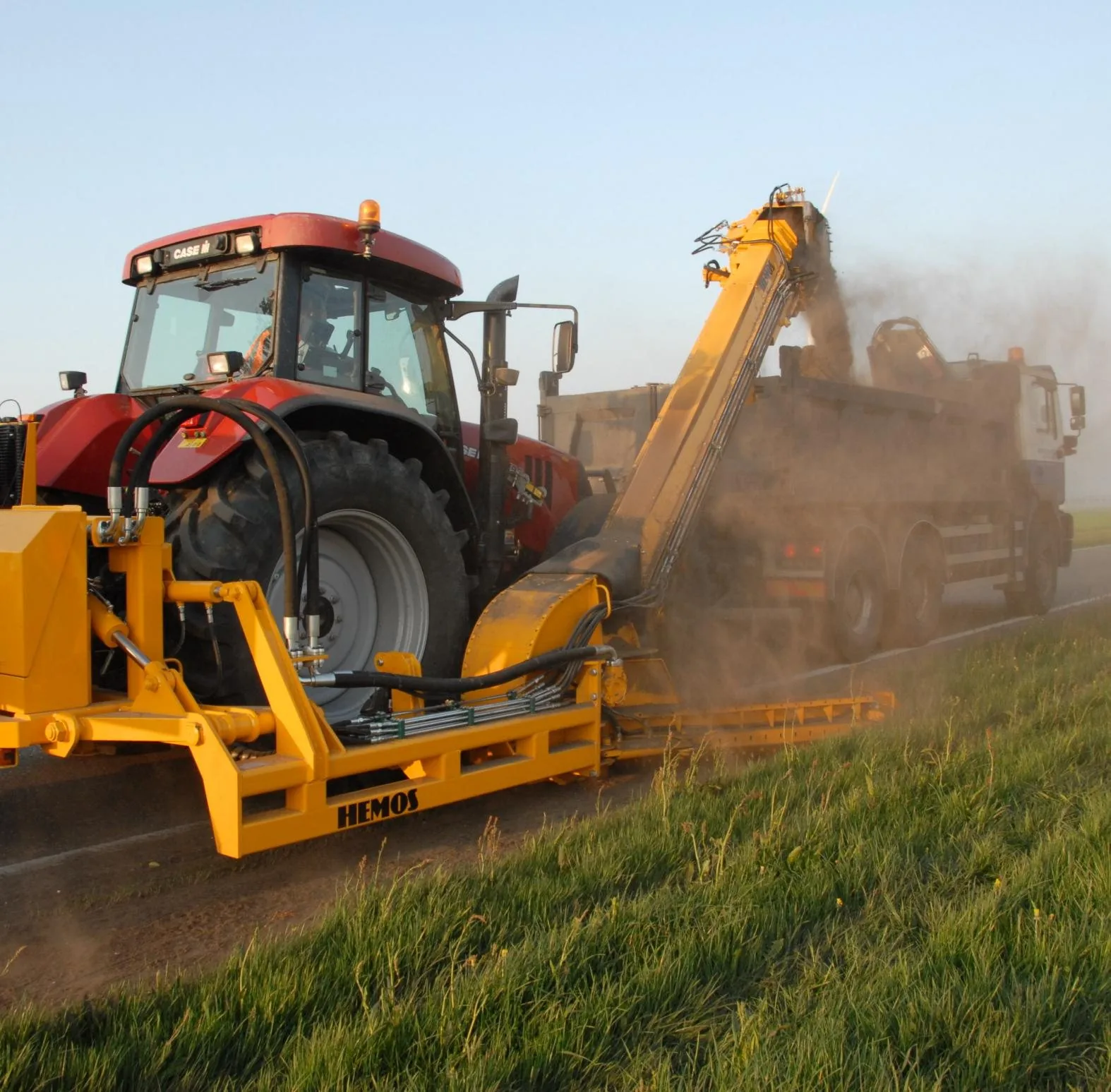 BSL30 на Fendt с транспортёром и прицепом
