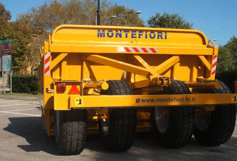 Прицепной скрепер Montefiori J300