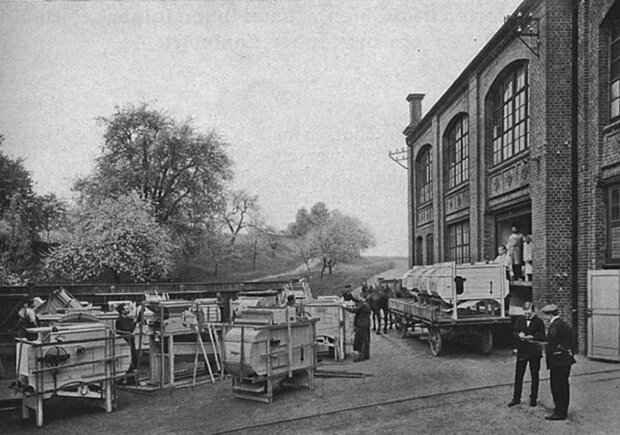 Историческая фотография PETKUS