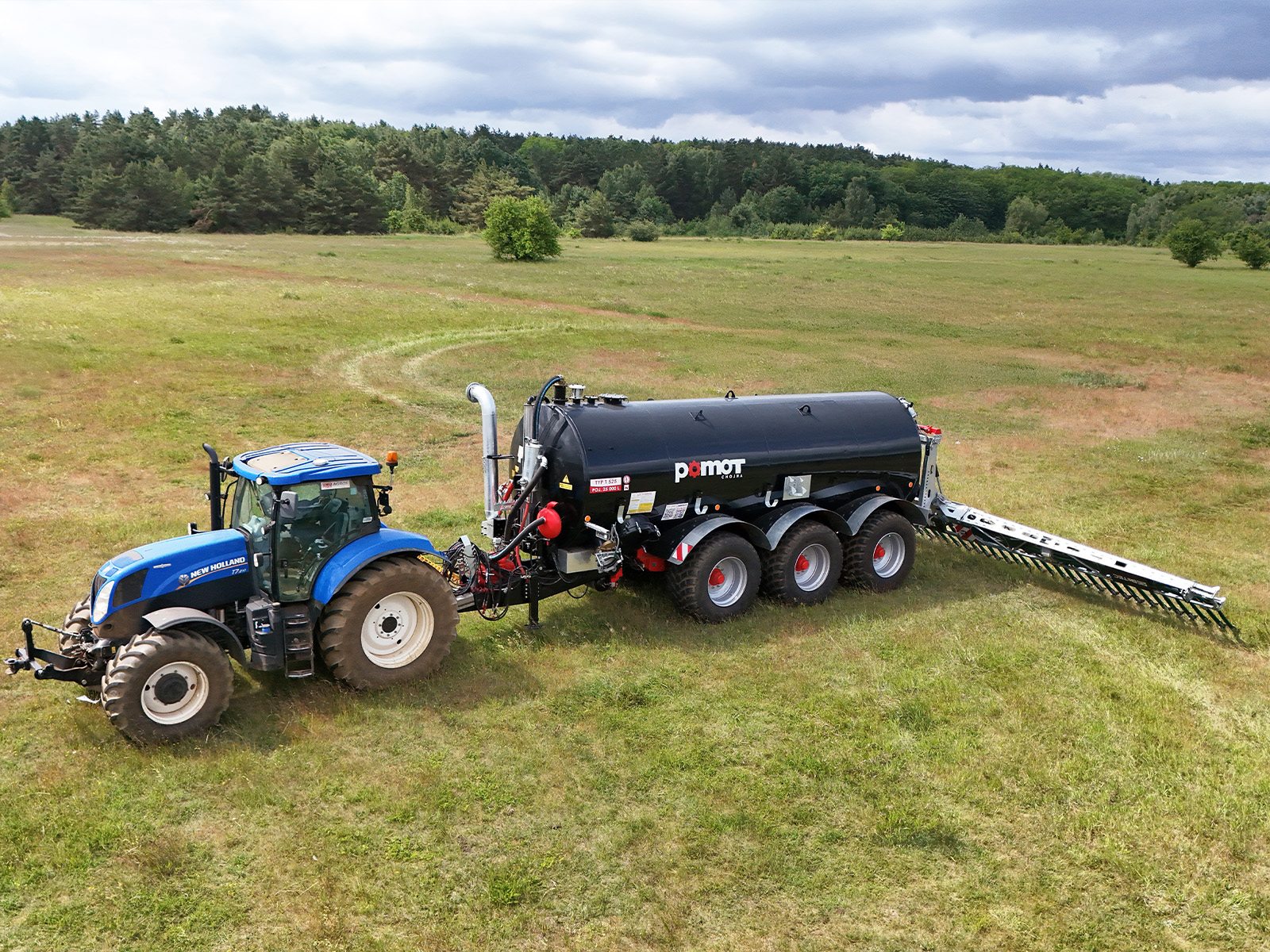 Pomot T525 — ассенизационная бочка в поле