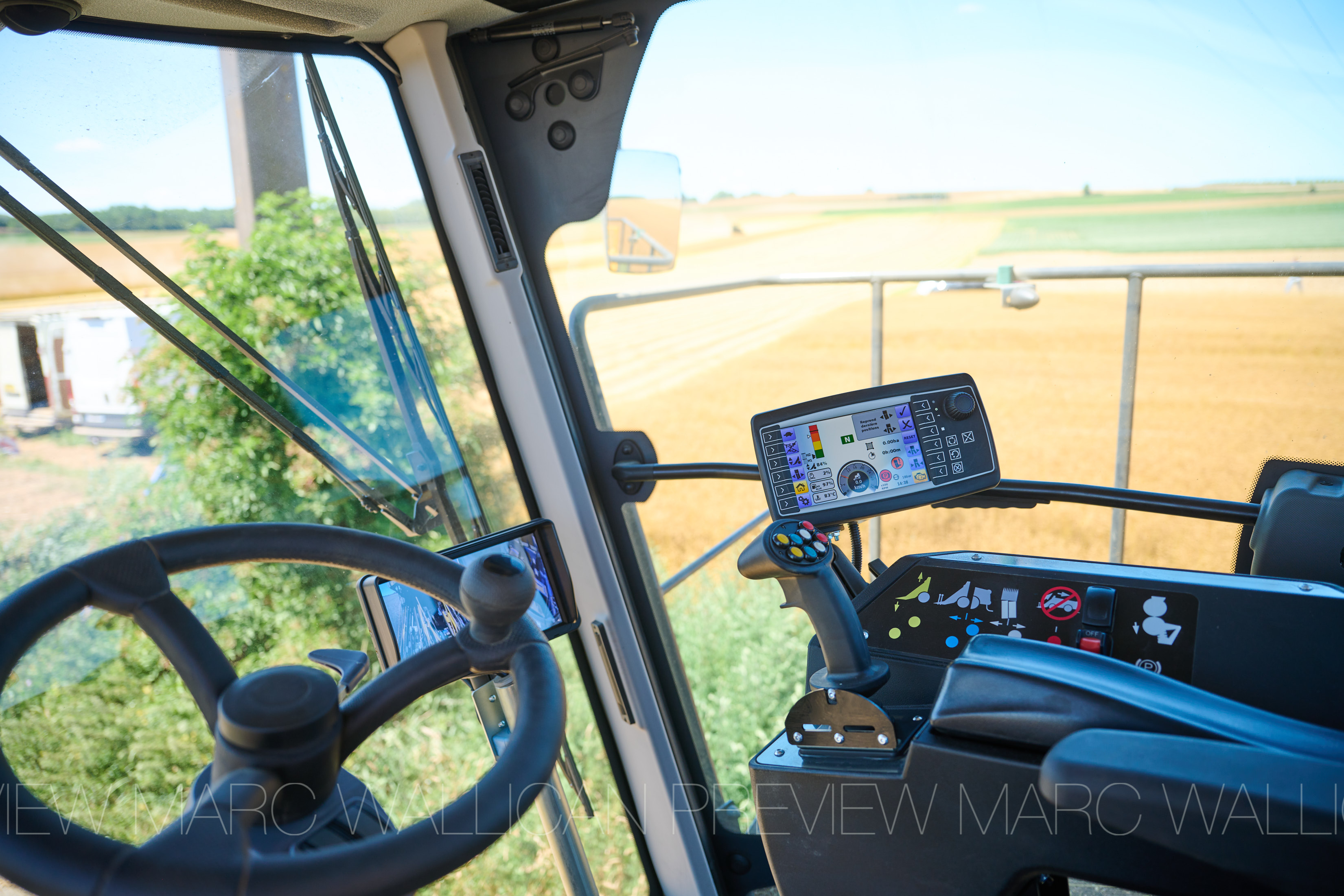 GX220 — кабина оператора