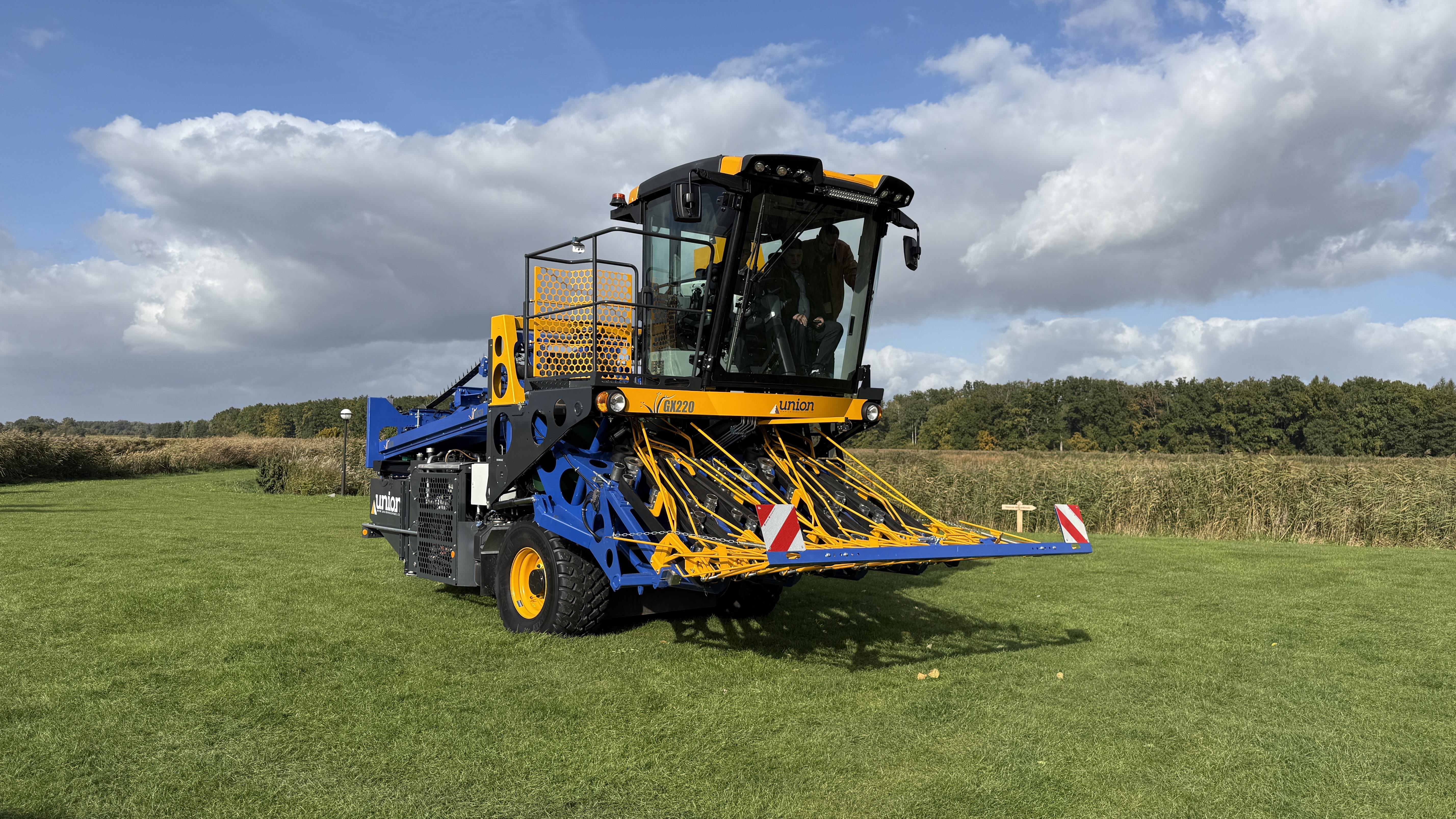 GX220 — вид сбоку